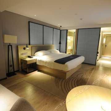 Echarm Hotel Ji'Nan Railway Station Csinan Kültér fotó
